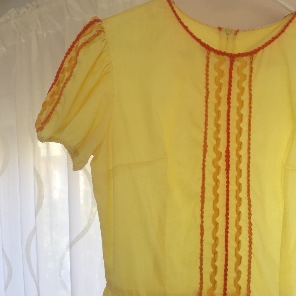 Cute Vintage Yellow Dress